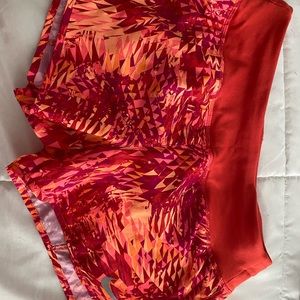 Nike shorts size S